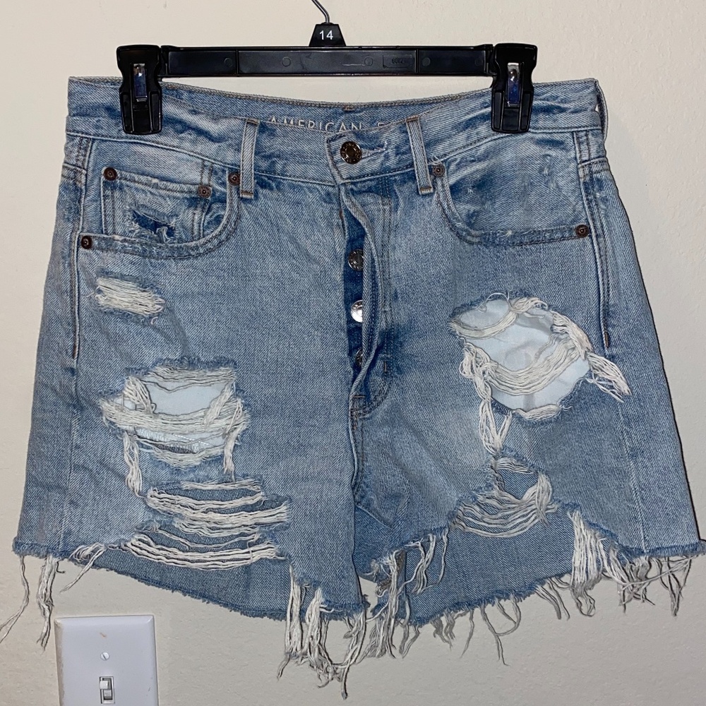 American Eagle High Waist Mom short